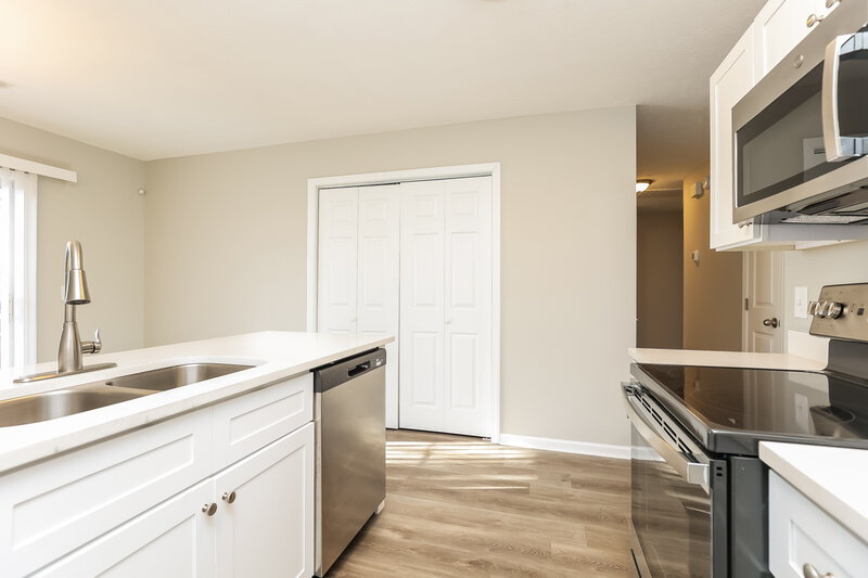 1,930/Mo, 611 Glen Valley Trl Smyrna, TN 37167 Kitchen View 3