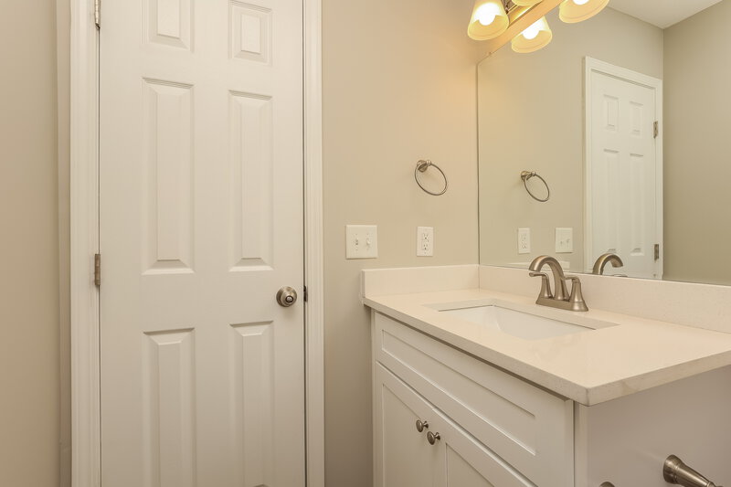 1,930/Mo, 611 Glen Valley Trl Smyrna, TN 37167 Bathroom View 3