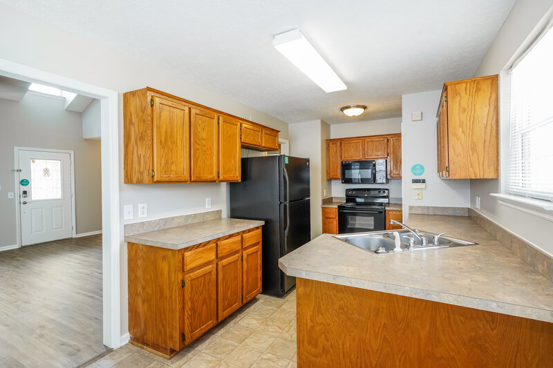 1,905/Mo, 3308 Hamilton Church Rd ANTIOCH, TN 37013 Kitchen View