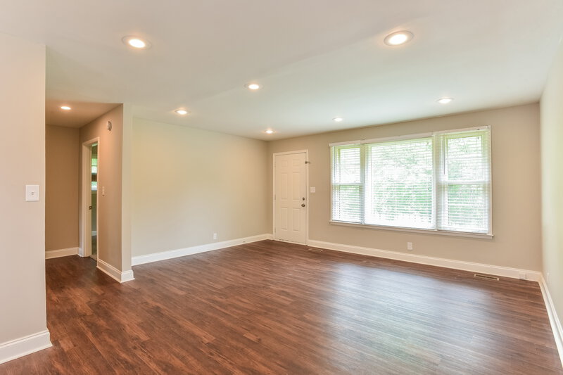 2,410/Mo, 4920 Packard Dr Nashville, TN 37211 Living Room View