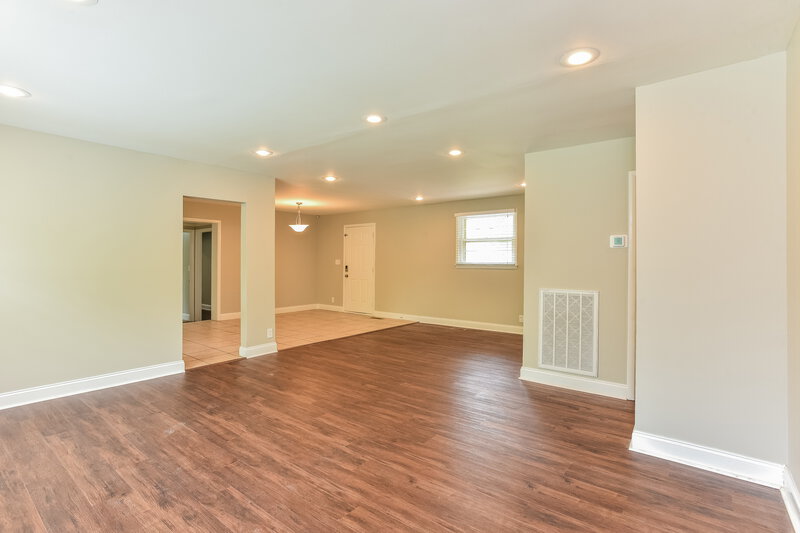 2,410/Mo, 4920 Packard Dr Nashville, TN 37211 Living Room View 2