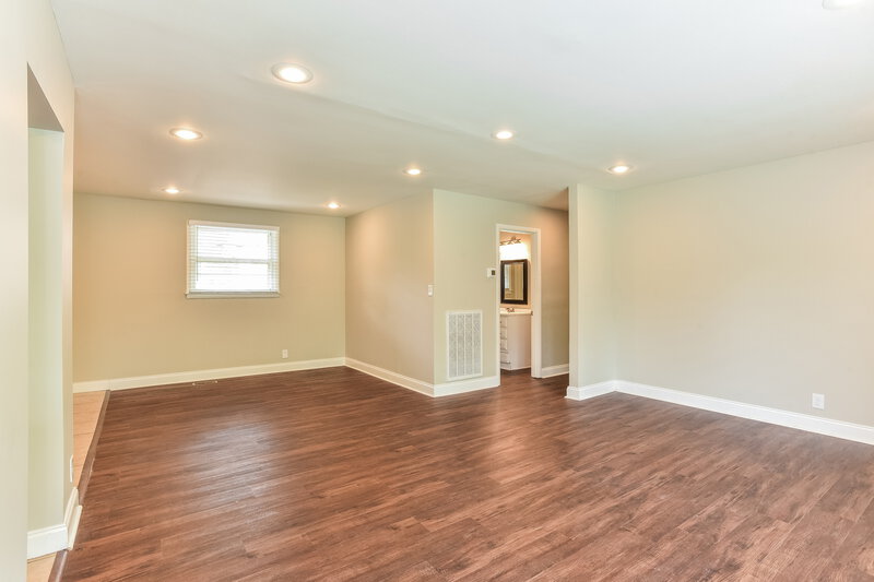 2,410/Mo, 4920 Packard Dr Nashville, TN 37211 Living Room View 3