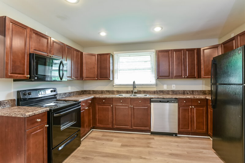 2,410/Mo, 4920 Packard Dr Nashville, TN 37211 Kitchen View