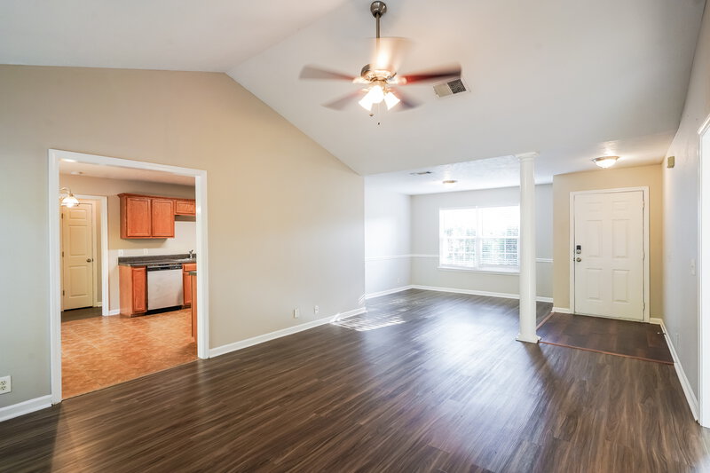 1,890/Mo, 7313 Ole Nottingham Dr ANTIOCH, TN 37013 Living Room View