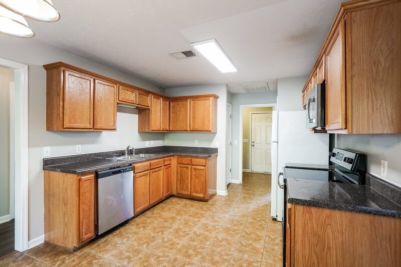 1,890/Mo, 7313 Ole Nottingham Dr ANTIOCH, TN 37013 Kitchen View