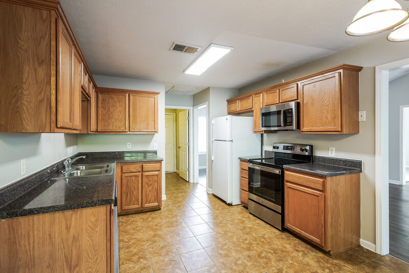 1,890/Mo, 7313 Ole Nottingham Dr ANTIOCH, TN 37013 Kitchen View 2