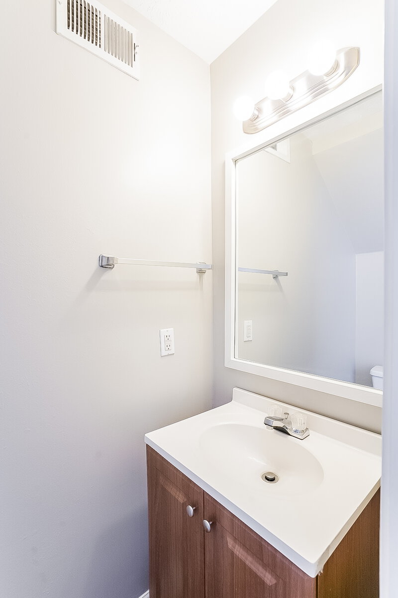 2,820/Mo, 4033 Pepperwood Dr ANTIOCH, TN 37013 Powder Room View