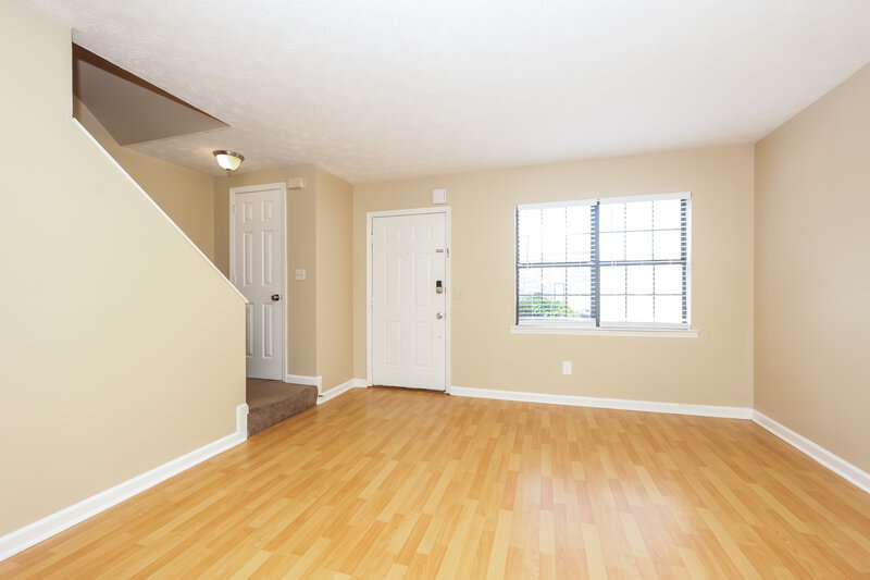 2,200/Mo, 232 Thistle Ln HERMITAGE, TN 37076 Living Room View 2
