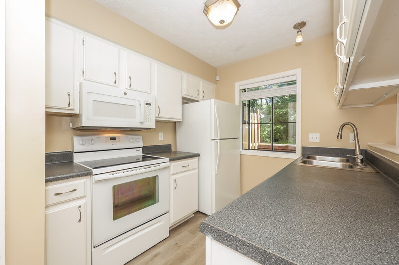 2,200/Mo, 232 Thistle Ln HERMITAGE, TN 37076 Kitchen View