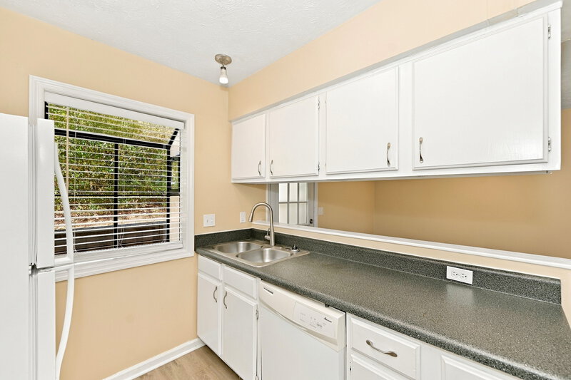 1,615/Mo, 232 Thistle Ln HERMITAGE, TN 37076 Kitchen View 2