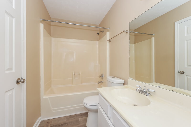 2,200/Mo, 232 Thistle Ln HERMITAGE, TN 37076 Main Bathroom View