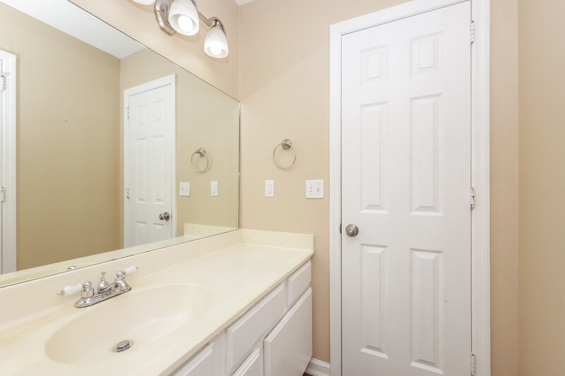 2,200/Mo, 232 Thistle Ln HERMITAGE, TN 37076 Main Bathroom View 2