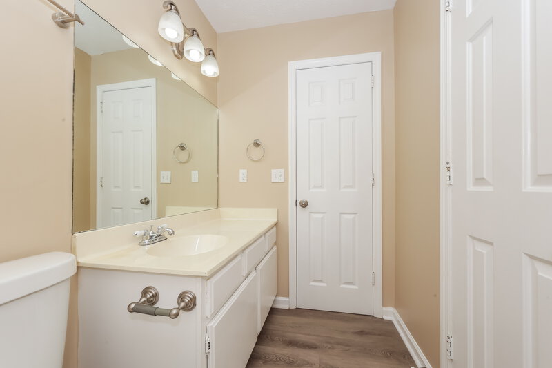 2,200/Mo, 232 Thistle Ln HERMITAGE, TN 37076 Main Bathroom View 3
