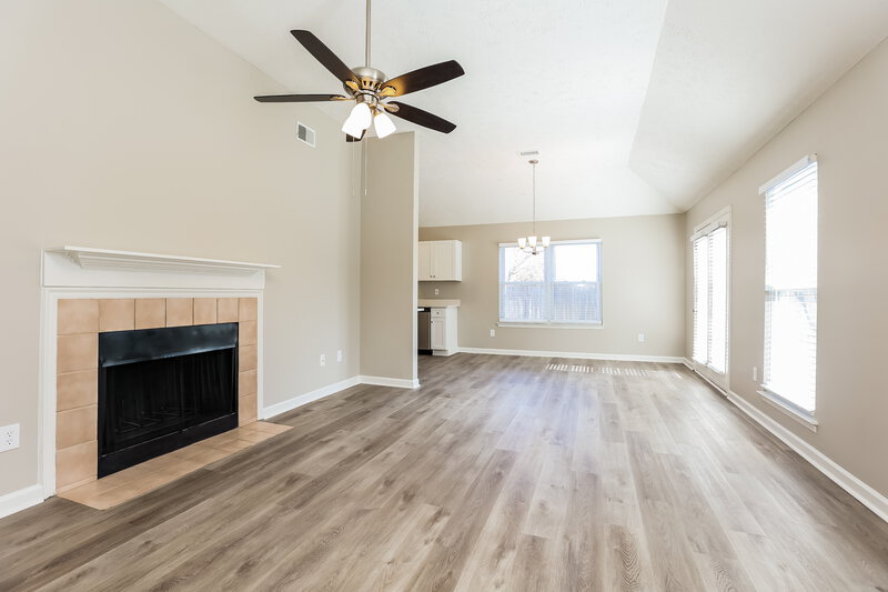 2,295/Mo, 2730 River Bend Dr Nashville, TN 37214 Living Room View 2