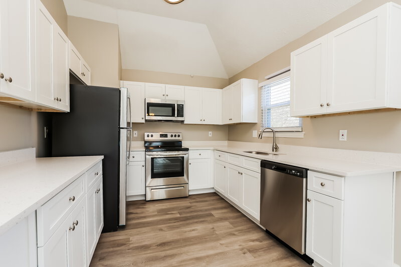2,295/Mo, 2730 River Bend Dr Nashville, TN 37214 Kitchen View