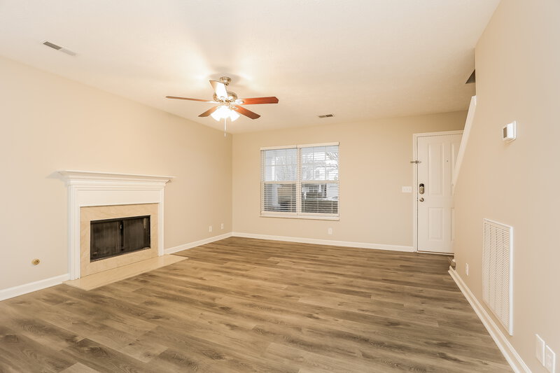 3,290/Mo, 4052 Longfellow Dr Nashville, TN 37214 Living Room View