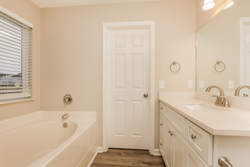 3,290/Mo, 4052 Longfellow Dr Nashville, TN 37214 Main Bathroom View