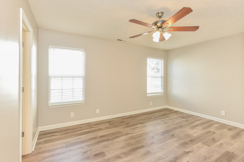 2,005/Mo, 1315 Owasa Trl Murfreesboro, TN 37130 Main Bedroom View