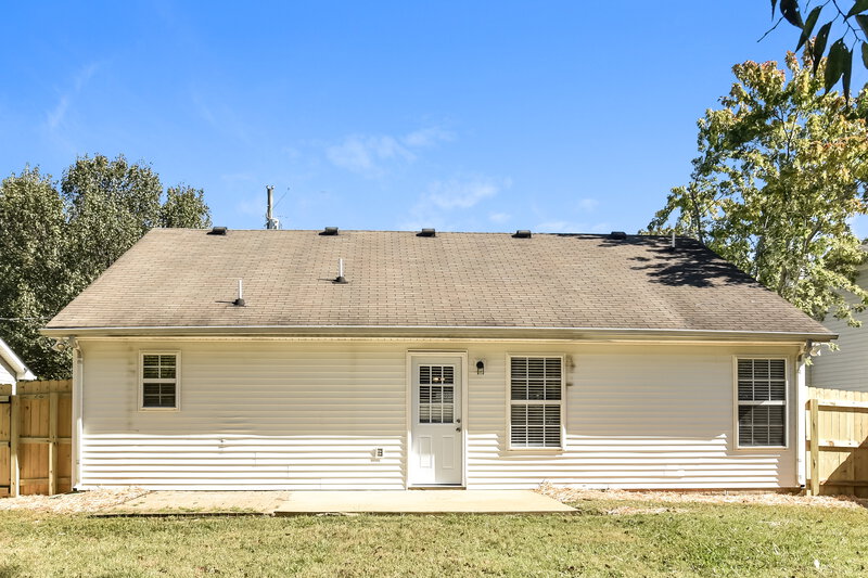 2,005/Mo, 1315 Owasa Trl Murfreesboro, TN 37130 Rear View