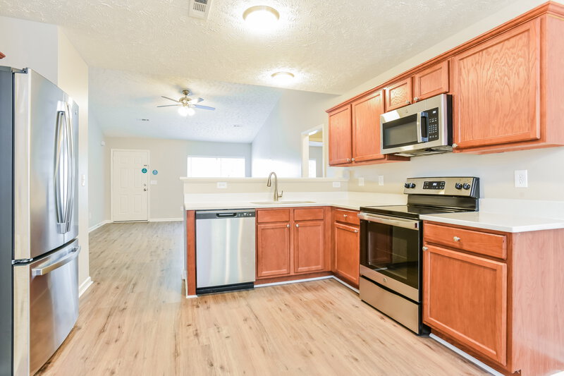 1,920/Mo, 4002 Deer Run Trce Spring Hill, TN 37174 Kitchen View