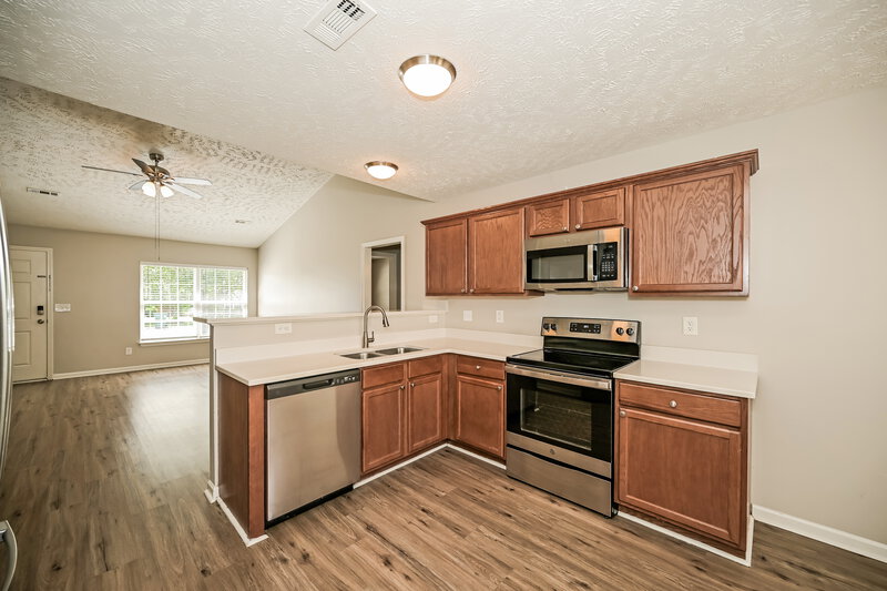 1,835/Mo, 4002 Deer Run Trce Spring Hill, TN 37174 Kitchen View 2