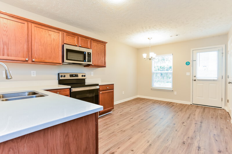 1,920/Mo, 4002 Deer Run Trce Spring Hill, TN 37174 Kitchen View 2