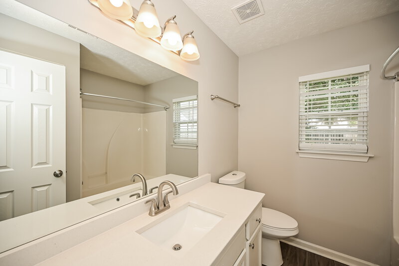 1,835/Mo, 4002 Deer Run Trce Spring Hill, TN 37174 Main Bathroom View