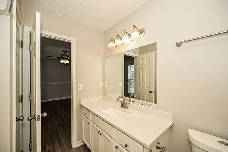 1,835/Mo, 4002 Deer Run Trce Spring Hill, TN 37174 Main Bathroom View 2