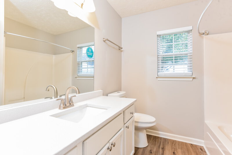 1,920/Mo, 4002 Deer Run Trce Spring Hill, TN 37174 Main Bathroom View