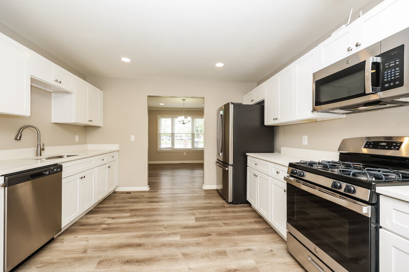 3,290/Mo, 1327 Cason Ln Murfreesboro, TN 37128 Kitchen View 2