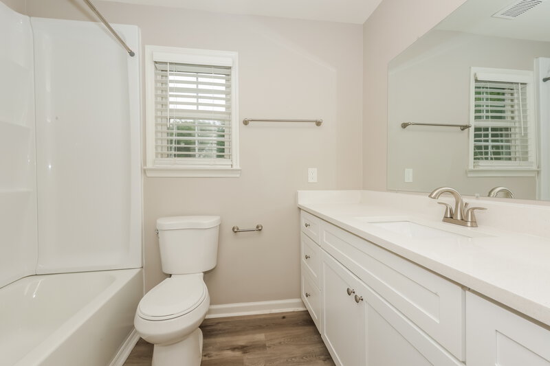 3,290/Mo, 1327 Cason Ln Murfreesboro, TN 37128 Bathroom View