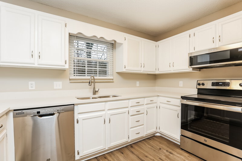 3,870/Mo, 1533 Market Sq Hermitage, TN 37076 Kitchen View