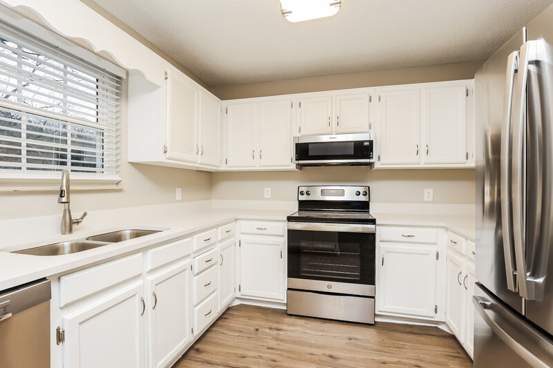 3,870/Mo, 1533 Market Sq Hermitage, TN 37076 Kitchen View 2
