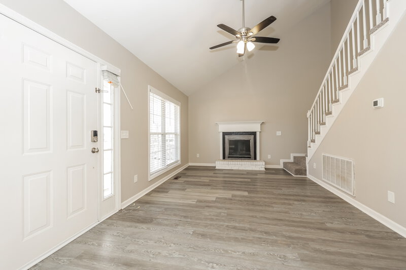 2,095/Mo, 2015 Skyline Dr Goodlettsville, TN 37072 Living Room View