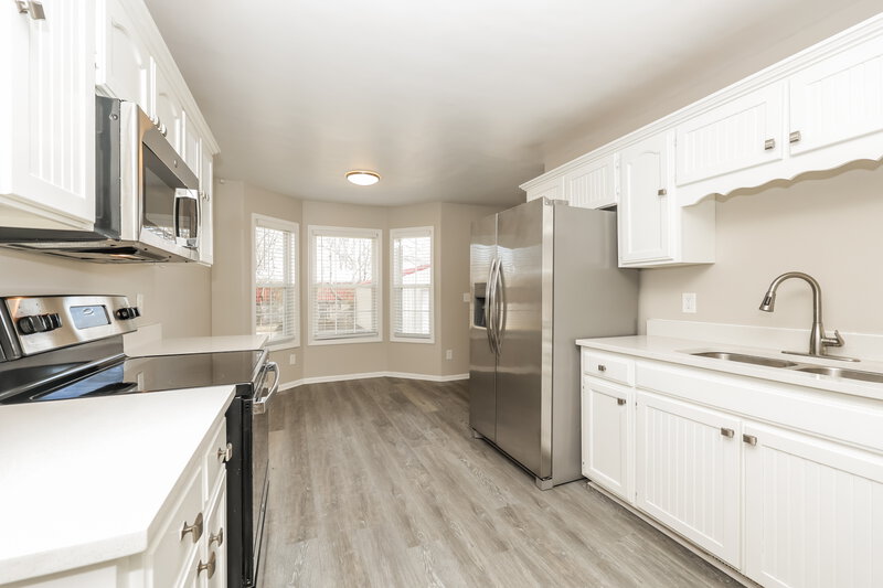 2,095/Mo, 2015 Skyline Dr Goodlettsville, TN 37072 Kitchen View 2