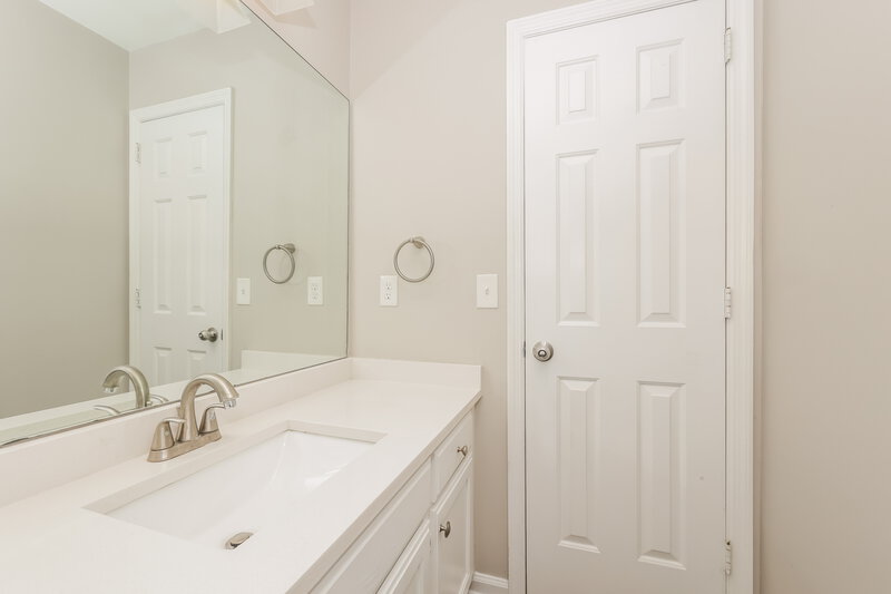 2,095/Mo, 2015 Skyline Dr Goodlettsville, TN 37072 Bathroom View