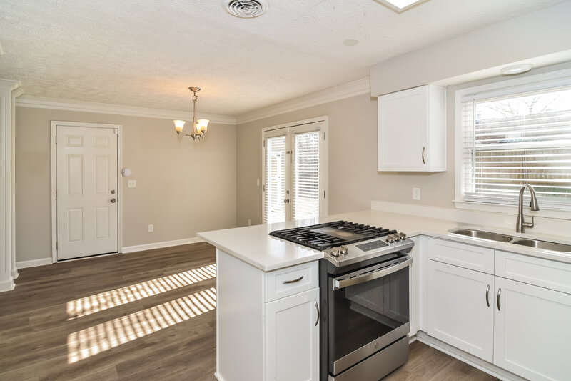 2,080/Mo, 1423 Marymont Dr Murfreesboro, TN 37129 Kitchen View 2