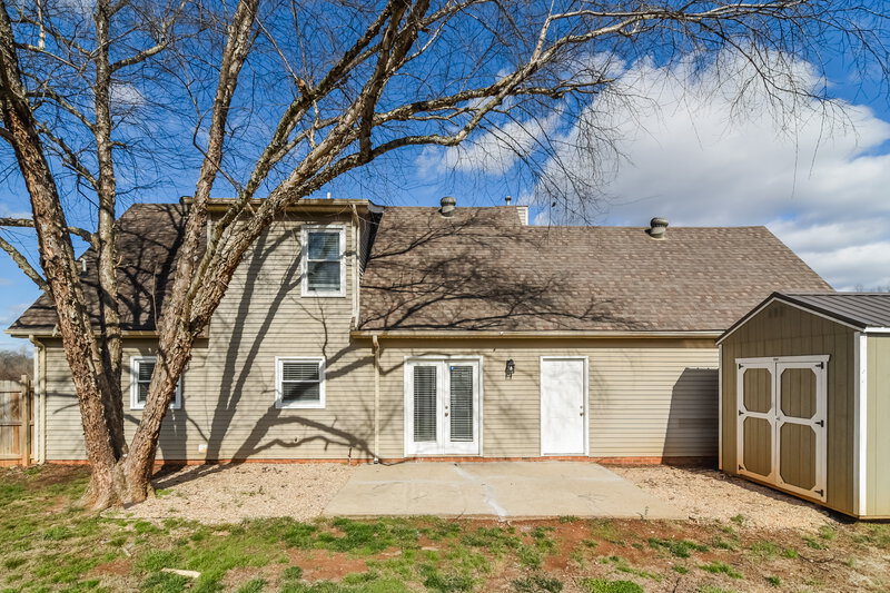 2,080/Mo, 1423 Marymont Dr Murfreesboro, TN 37129 Rear View