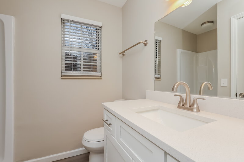 2,315/Mo, 1409 Woodchimes Ct Hermitage, TN 37076 Main Bathroom View