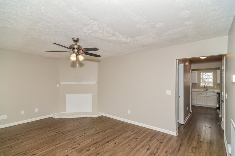 1,975/Mo, 104 River Bend Rd Hendersonville, TN 37075 Living Room View