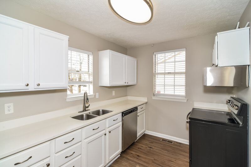 1,975/Mo, 104 River Bend Rd Hendersonville, TN 37075 Kitchen View