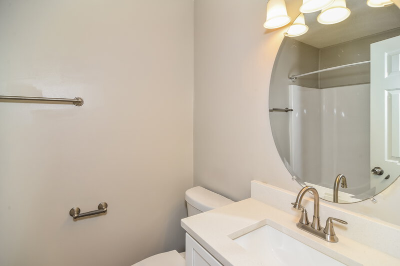 1,975/Mo, 104 River Bend Rd Hendersonville, TN 37075 Main Bathroom View