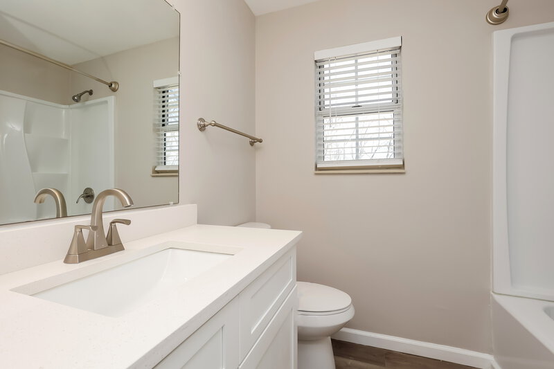 2,435/Mo, 812 Dresden Ct Antioch, TN 37013 Bathroom View 2