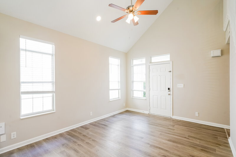 2,345/Mo, 1208 Wembley Dr Hermitage, TN 37076 Living Room View 2