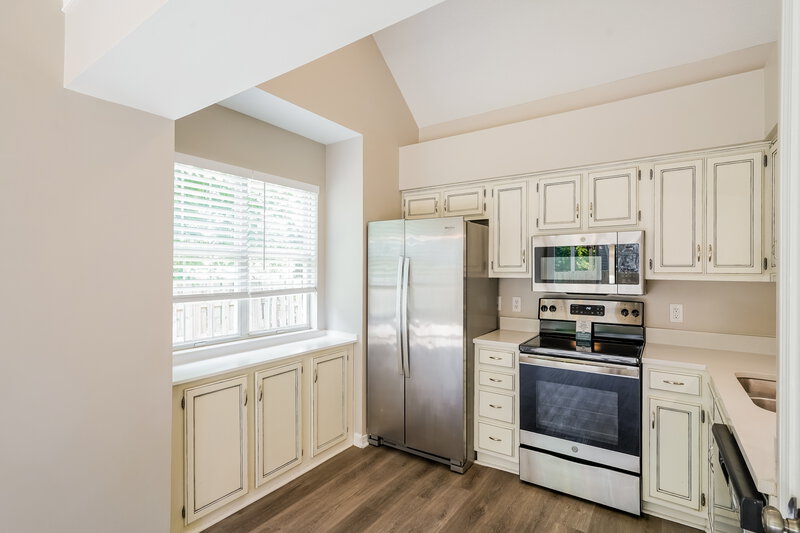 2,345/Mo, 1208 Wembley Dr Hermitage, TN 37076 Kitchen View 2