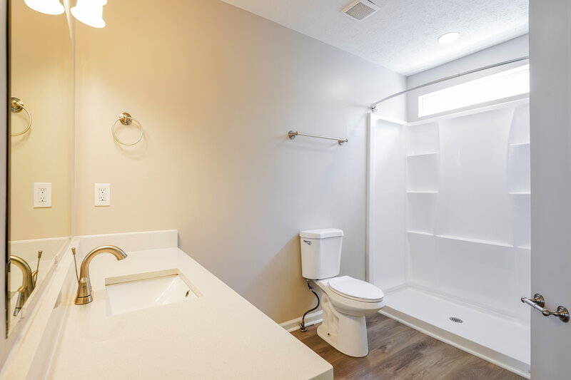 2,345/Mo, 1208 Wembley Dr Hermitage, TN 37076 Main Bathroom View