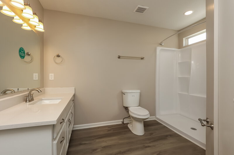 2,275/Mo, 1208 Wembley Dr Hermitage, TN 37076 Main Bathroom View