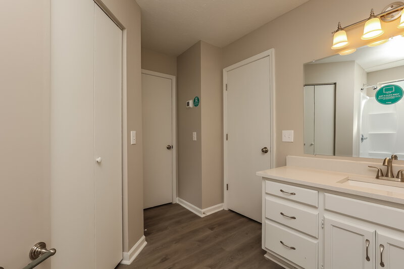 2,275/Mo, 1208 Wembley Dr Hermitage, TN 37076 Main Bathroom View 2