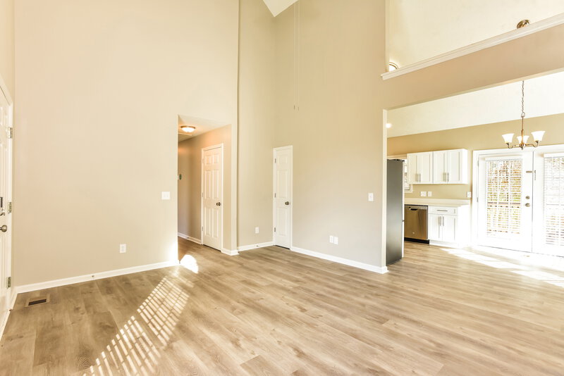 2,990/Mo, 1920 Streamfield Ct Antioch, TN 37013 Living Room View 2