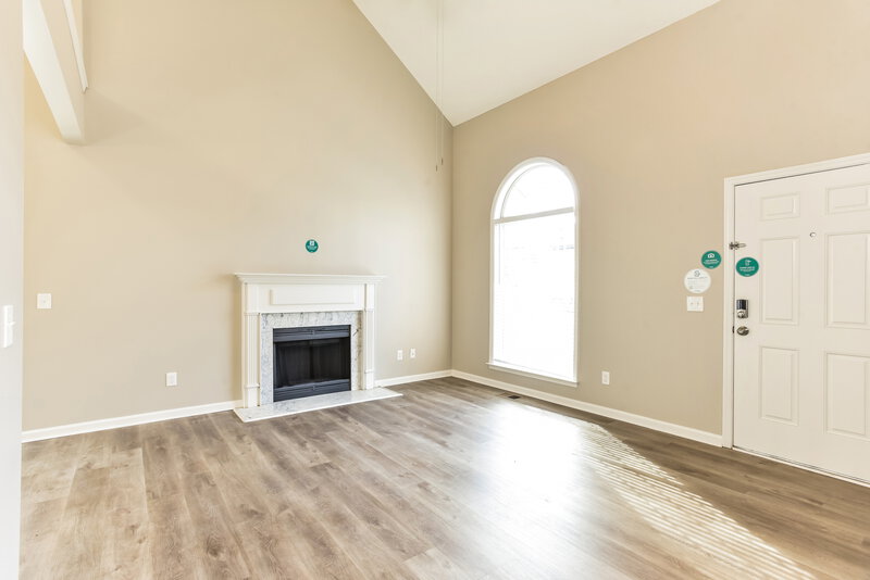 2,990/Mo, 1920 Streamfield Ct Antioch, TN 37013 Living Room View 3